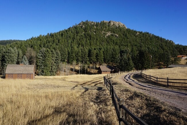 property at 6080 Kinney Creek Rd