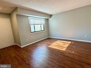 33 Georgetown Rd in Lindenwold, NJ - Building Photo - Building Photo