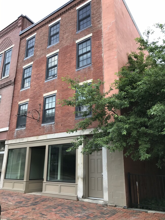 323 Water St, Unit Apartment 1