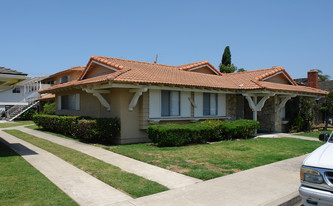 16701 Bartlett Ln in Huntington Beach, CA - Foto de edificio - Building Photo