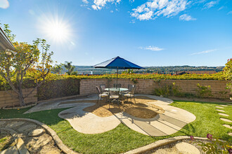 23882 Flores Ave in Laguna Niguel, CA - Foto de edificio - Building Photo