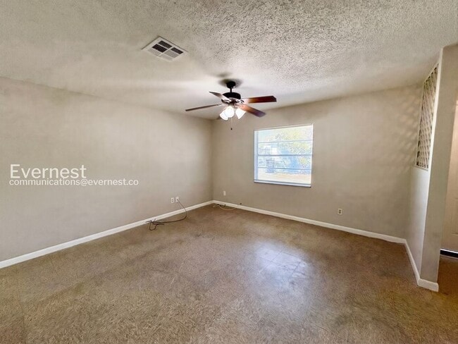 3062 St Paul Dr in Winter Haven, FL - Building Photo - Building Photo