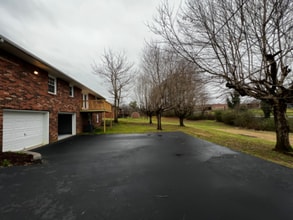 911 Maplewood St in Campbellsville, KY - Building Photo - Building Photo