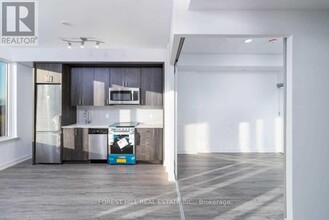 1-801 Cardiff Rd in Toronto, ON - Building Photo - Building Photo
