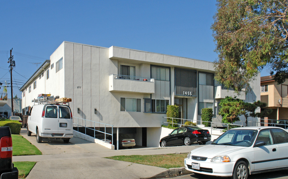 1455 S Wooster St in Los Angeles, CA - Building Photo