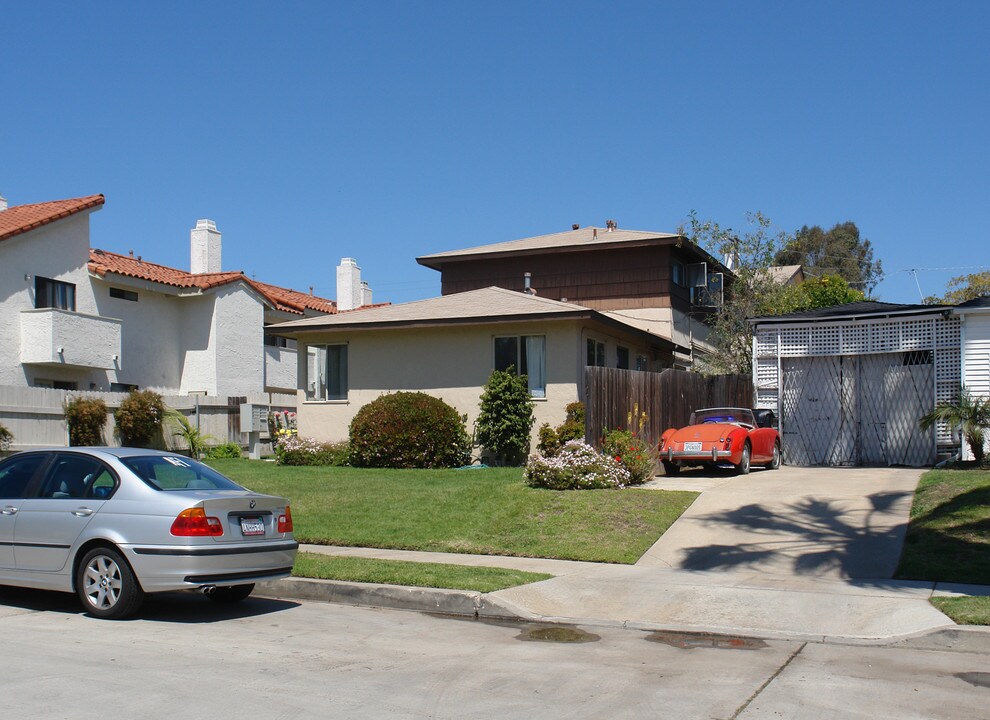1966-1972 1/2 Reed Ave in San Diego, CA - Foto de edificio