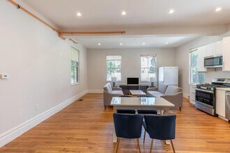 89 Cedar St, Unit 2 in Boston, MA - Foto de edificio - Building Photo