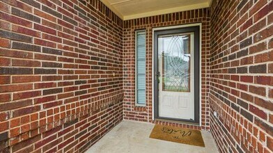 613 W Sheila Cir in Joshua, TX - Foto de edificio - Building Photo