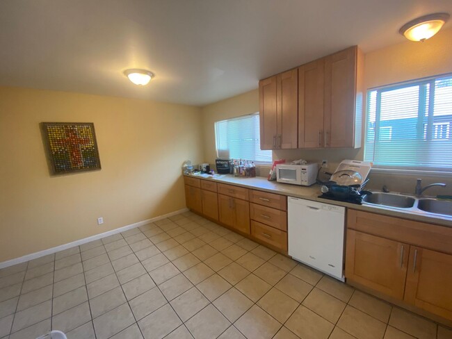 2021 Sierra Rd in Concord, CA - Building Photo - Building Photo