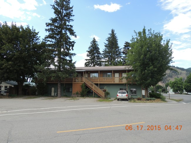 Pacific Pines Apartment in Kettle Falls, WA - Foto de edificio - Building Photo