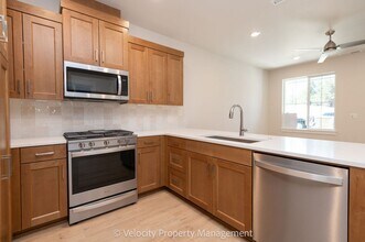 3032 NE Terreo Pl in Bend, OR - Building Photo - Building Photo