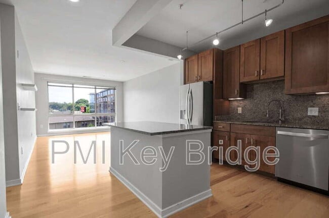 property at 2200 N Westmoreland St