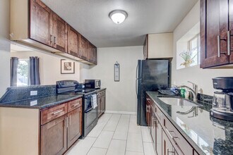 1363 Pierce St, Unit SI ID1341156P in Lakewood, CO - Foto de edificio - Building Photo