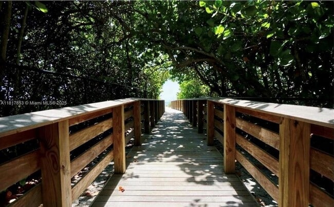 1 Bluebill Ave, Unit 708 in Naples, FL - Building Photo - Building Photo