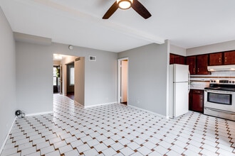 18W269 Kirkland Ln in Villa Park, IL - Building Photo - Building Photo