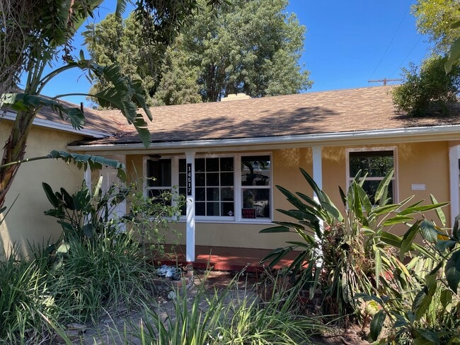 14517 Hesby St in Los Angeles, CA - Building Photo - Building Photo