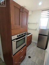 8694 Financial Dr in Brampton, ON - Building Photo - Building Photo