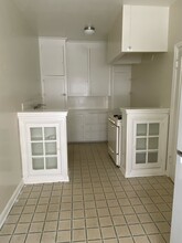 1327 S Gramercy Pl in Los Angeles, CA - Foto de edificio - Building Photo