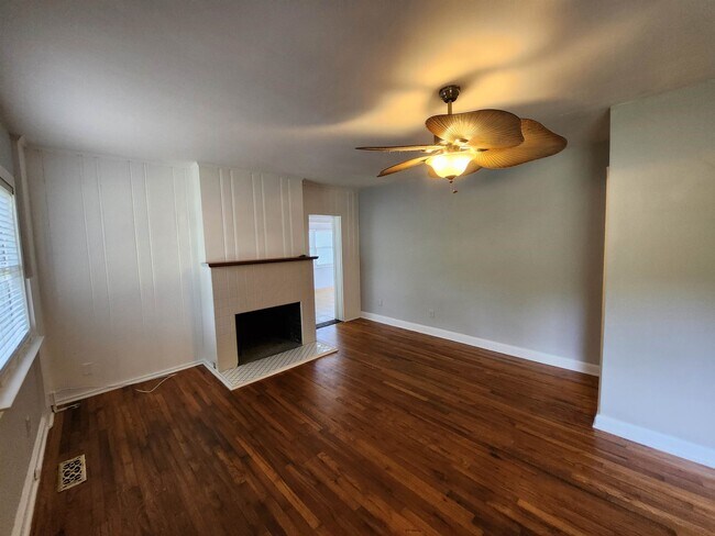 1041 Cherokee Dr in Tallahassee, FL - Building Photo - Building Photo