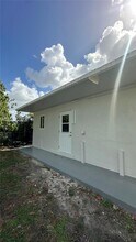 685 W 35th St in Hialeah, FL - Building Photo - Building Photo