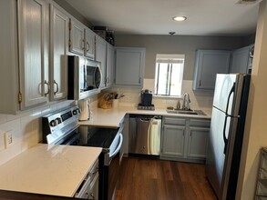 2605 Enfield Rd, Unit 222 in Austin, TX - Building Photo - Building Photo