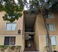 4015 W McNab Rd, Unit D308 in Pompano Beach, FL - Foto de edificio - Building Photo