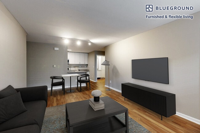 100 Court N Dr in Melville, NY - Building Photo - Building Photo