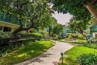 812 Camino Real in Redondo Beach, CA - Building Photo - Building Photo