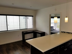 5261 E The Toledo, Unit Apt 8 in Long Beach, CA - Building Photo - Building Photo