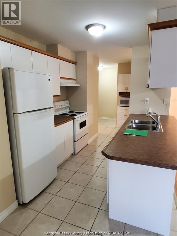 2592 Pillette Rd in Windsor, ON - Building Photo - Building Photo