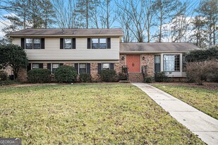 1519 Carnaby Ct in Dunwoody, GA - Building Photo