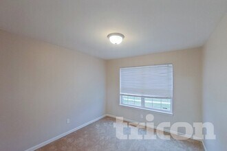 310 Woodson Trail Dr in Wentzville, MO - Foto de edificio - Building Photo