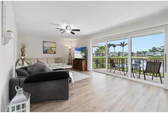 221 Palm Dr, Unit 2