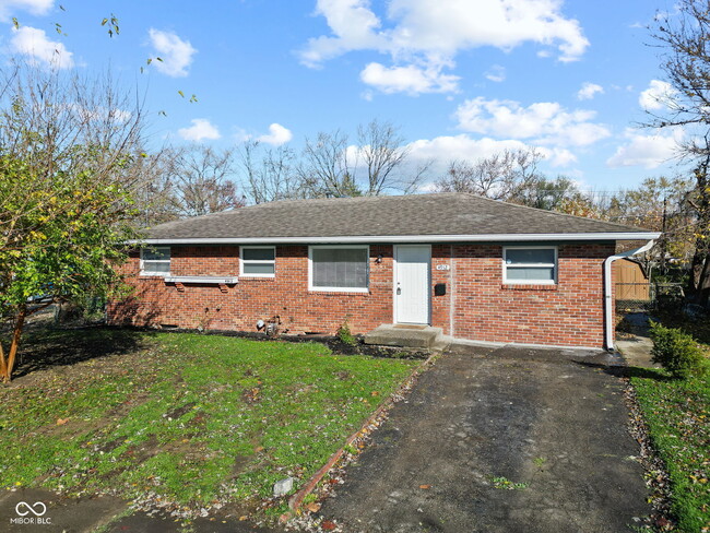 property at 4912 Lagora Ln