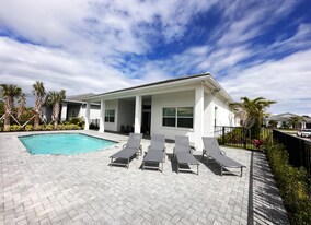 10027 Timber Crk Wy in Palm Beach Gardens, FL - Building Photo