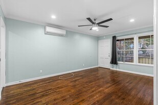 2104 E Florida St, Unit 06 in Long Beach, CA - Building Photo