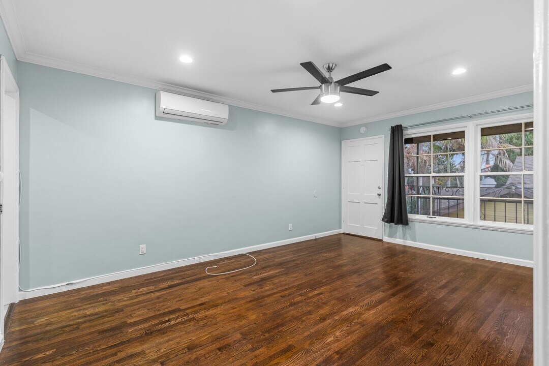 2104 E Florida St, Unit 06 in Long Beach, CA - Building Photo