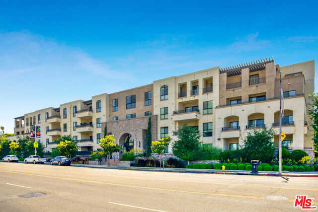 5015 Balboa Blvd-Unit -410 in Los Angeles, CA - Building Photo