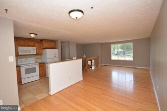 7011 Vantage Dr in Alexandria, VA - Building Photo - Building Photo