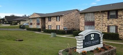 Kings Square in Dallas, TX - Building Photo - Building Photo