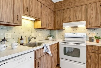 164 Galen St, Unit 46 in Watertown, MA - Building Photo - Building Photo