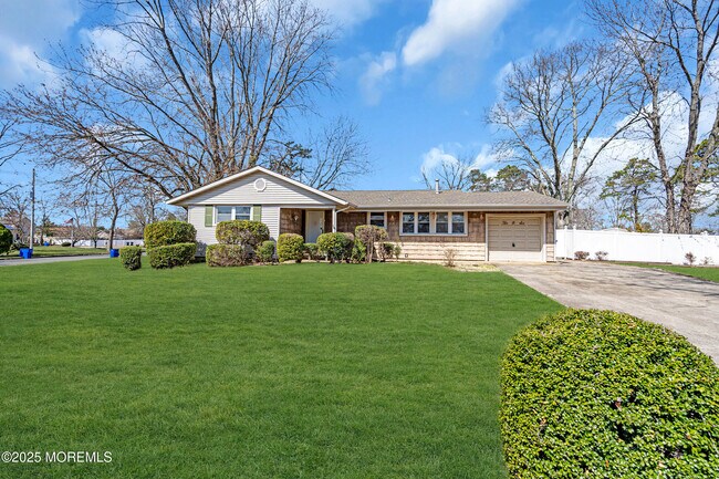 property at 1006 Amethyst Dr