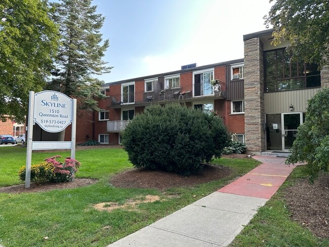 1510 Queenston Rd in Cambridge, ON - Building Photo - Building Photo