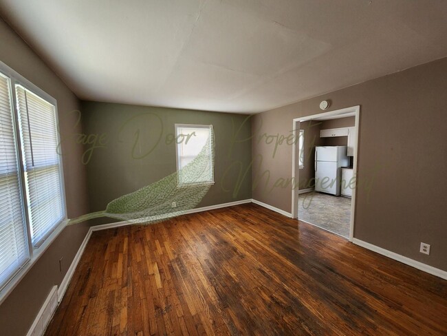 1127 N Cottage Ave in Independence, MO - Building Photo - Building Photo