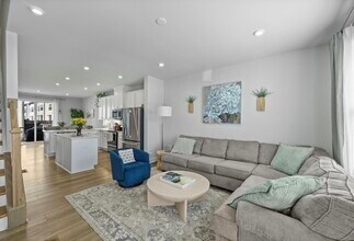 4732 Chastain Ave in Charlotte, NC - Foto de edificio - Building Photo