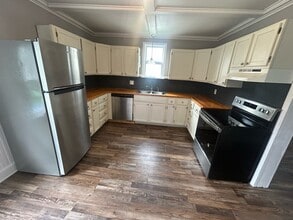 809 W Linden St in Fergus Falls, MN - Building Photo - Building Photo