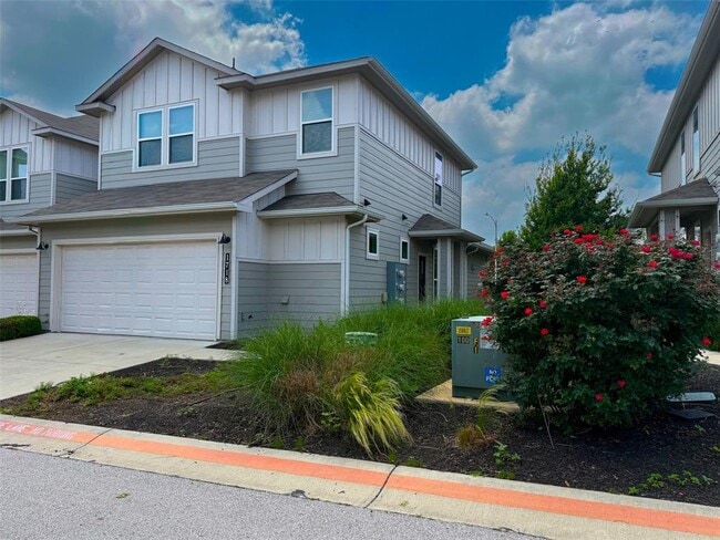 property at 1718 Roseburg Dr