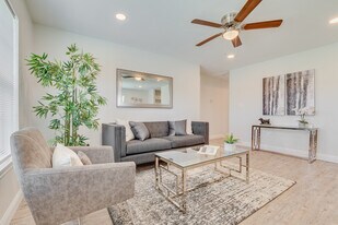 380 Railroad Ave in Sanger, TX - Building Photo