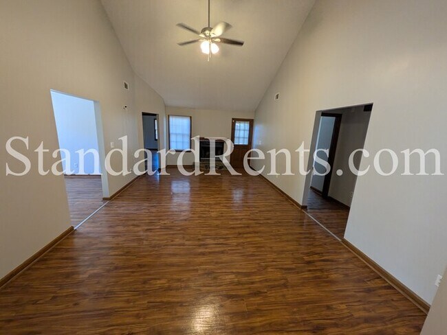 7625 Didwell Ct in Jonesboro, GA - Foto de edificio - Building Photo