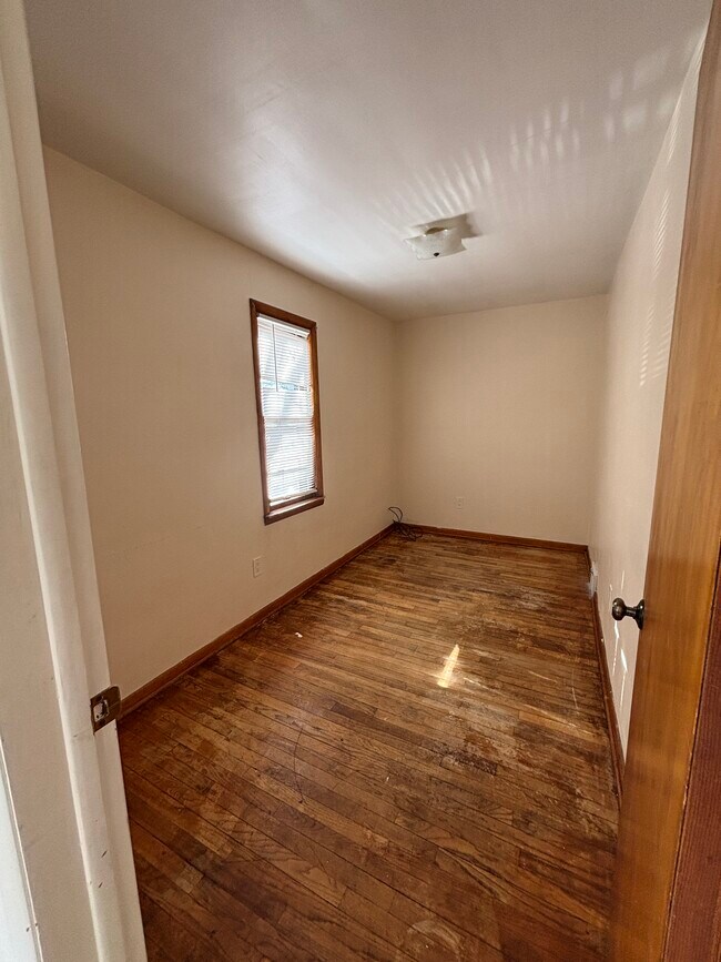 162 Seminary Ave, Unit 2 in Binghamton, NY - Foto de edificio - Building Photo